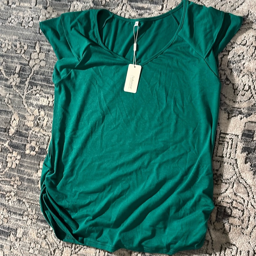 Woman’s new with tags top